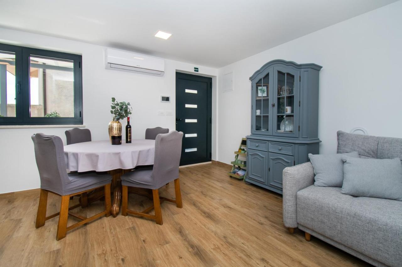 Apartmani Monika Žaborić Zewnętrze zdjęcie